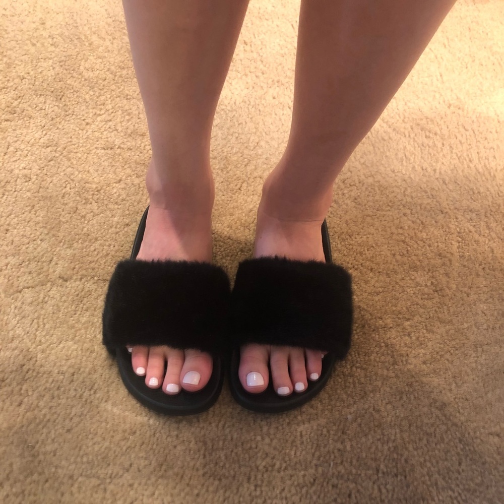 Steve Madden slides